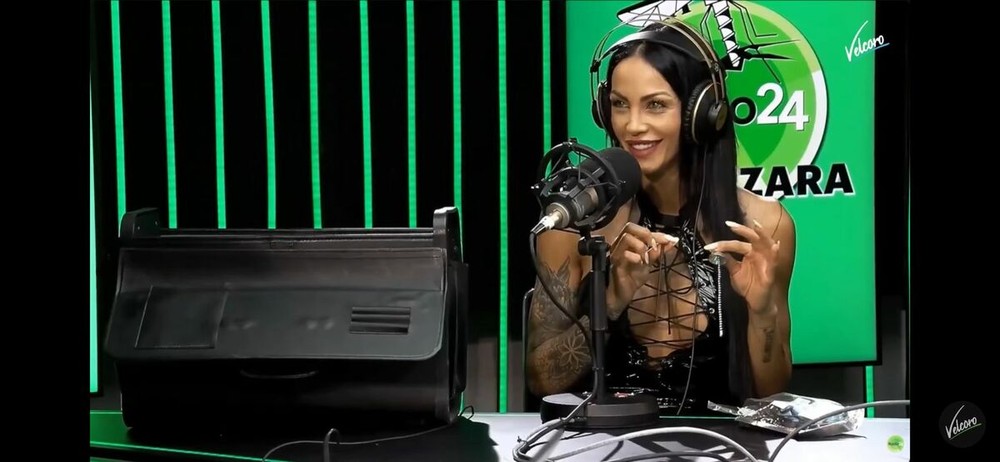 Julia Roccuzzo, ospite de "La Zanzara" Julia Roccuzzo, ospite de "La Zanzara"