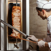 La Granda a tavola, il kebab cresce in provincia, ma la tradizione piemontese blinda il 60% delle licenze: dalle Langhe al capoluogo, la svolta esotica del fast food La Granda a tavola, il kebab cresce in provincia, ma la tradizione piemontese blinda il 60% delle licenze: dalle Langhe al capoluogo, la svolta esotica del fast food