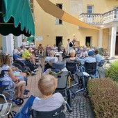 L'Auser Cuneo e vallate porta il karaoke nelle case di riposo L'Auser Cuneo e vallate porta il karaoke nelle case di riposo