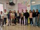 I rappresentanti dell'amministrazione insieme ai tre dipendenti comunali e il nuovo gruppo insegnanti I rappresentanti dell'amministrazione insieme ai tre dipendenti comunali e il nuovo gruppo insegnanti