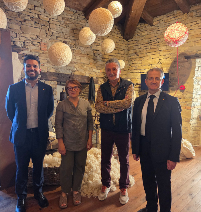 Il Lions Club Mondovì Monregalese a Paroldo, in visita all'Ecomuseo e sul tema "il paese delle Masche" Il Lions Club Mondovì Monregalese a Paroldo, in visita all'Ecomuseo e sul tema "il paese delle Masche"