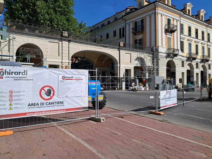 Al via i lavori per l’arcata di piazza Galimberti: oltre un mese di chiusura per il traffico veicolare e ciclopedonale Al via i lavori per l’arcata di piazza Galimberti: oltre un mese di chiusura per il traffico veicolare e ciclopedonale