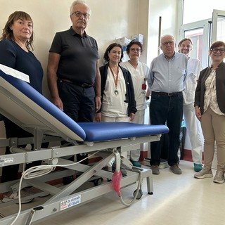 "In ricordo di Cinzia": la famiglia dona tre lettini all'Ematologia del Santa Croce e Carle "In ricordo di Cinzia": la famiglia dona tre lettini all'Ematologia del Santa Croce e Carle