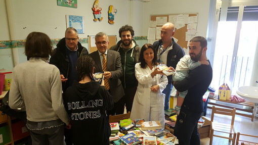 Librerie di Cuneo unite in un gesto di solidarietà: cento volumi per la pediatria del Santa Croce