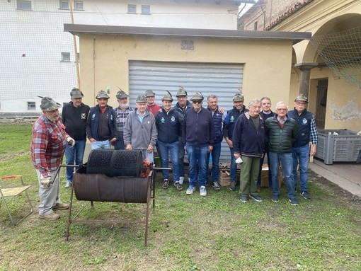 Lagnasco, la castagnata degli Alpini sostiene le attività per bambini e ragazzi