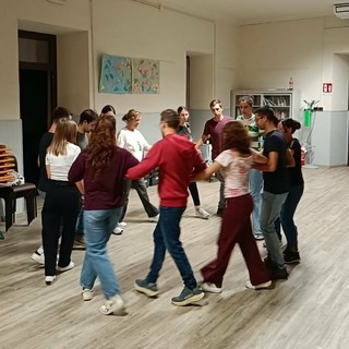 Progetto “RiattivaMenti”: conclusione in Valle Maira con i laboratori di Educazione Ambientale, di Cittadinanza e di Danze occitane