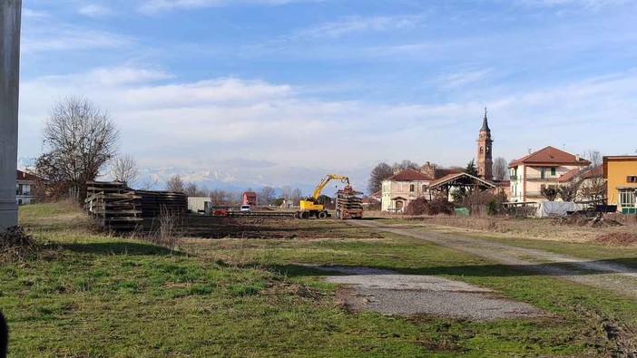 Moretta: in corso i lavori di rimozione dei binari sulla linea ferroviaria per Saluzzo
