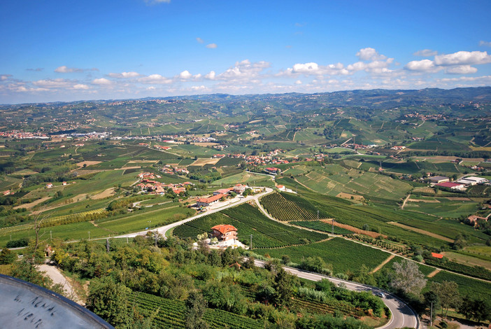 Langhe e Rioja alleate contro il cambiamento climatico: a Barolo il confronto tra i giganti del vino italiano e spagnolo Langhe e Rioja alleate contro il cambiamento climatico: a Barolo il confronto tra i giganti del vino italiano e spagnolo
