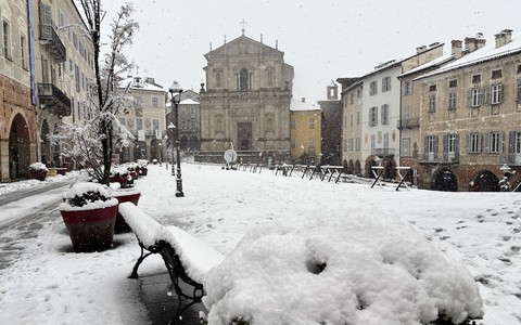 Allerta neve sul basso Piemonte. Precipitazioni a quote di pianura tra Cuneese e Langhe
