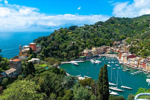 Mare o montagna? Come gli italiani scelgono le vacanze nel 2026 Mare o montagna? Come gli italiani scelgono le vacanze nel 2026