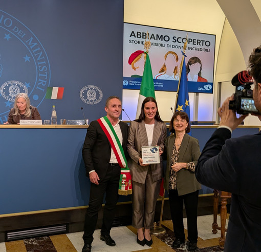Mondovì conquista il premio "L'Italia delle donne" nel ricordo di Anna Massimino, la "vedova della Ceramica Besio" Mondovì conquista il premio "L'Italia delle donne" nel ricordo di Anna Massimino, la "vedova della Ceramica Besio"