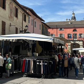 Il Comune di Chiusa di Pesio cerca fotografie e cartoline storiche del mercato