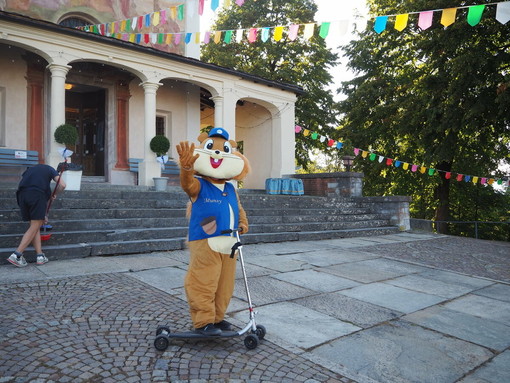 Borgo San Dalmazzo dà il benvenuto a Munsy, la nuova mascotte dell'associazione Monserrato Borgo San Dalmazzo dà il benvenuto a Munsy, la nuova mascotte dell'associazione Monserrato