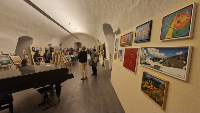 Saliceto: grande successo per la mostra di pittura, fotografia e arti varie al Castello dei marchesi del Carretto Saliceto: grande successo per la mostra di pittura, fotografia e arti varie al Castello dei marchesi del Carretto