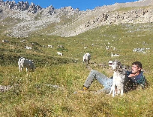 Domani la Valle Maira darà l'ultimo saluto a Michele, morto a soli 21 anni Domani la Valle Maira darà l'ultimo saluto a Michele, morto a soli 21 anni