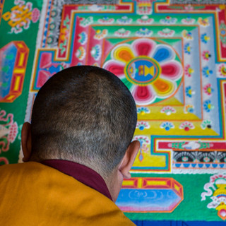 In Valle Pesio arrivano i monaci tibetani: realizzeranno un &quot;Mandala&quot; di sabbia colorata