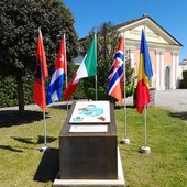 A Boves si inaugura il monumento che celebra le vittime del Covid, sanitari e volontari