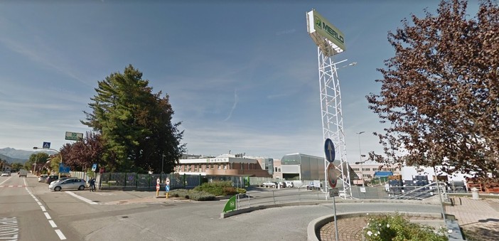 La rotonda della Merlo, sulla SP 422 a San Defendente di Cervasca La rotonda della Merlo, sulla SP 422 a San Defendente di Cervasca