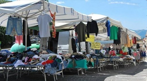 Ad Alba il mercato tradizionale del sabato saluta piazza Sarti e ritorna nel centro storico