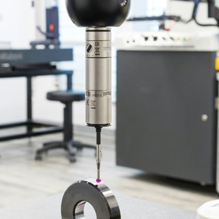 Innovazione nei settori ad alta tecnologia: dall'aerospazio alla robotica Innovazione nei settori ad alta tecnologia: dall'aerospazio alla robotica