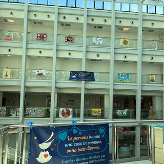 Nella giornata mondiale per la consapevolezza sull'autismo le “Ricetta per l’Amicizia” colorano l'ospedale di Mondovì