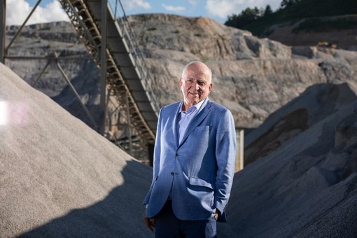 "Grazie, Ingegnere, per averci mostrato che l'impossibile è solo un punto di vista": l'addio a Mario Giuggia "Grazie, Ingegnere, per averci mostrato che l'impossibile è solo un punto di vista": l'addio a Mario Giuggia