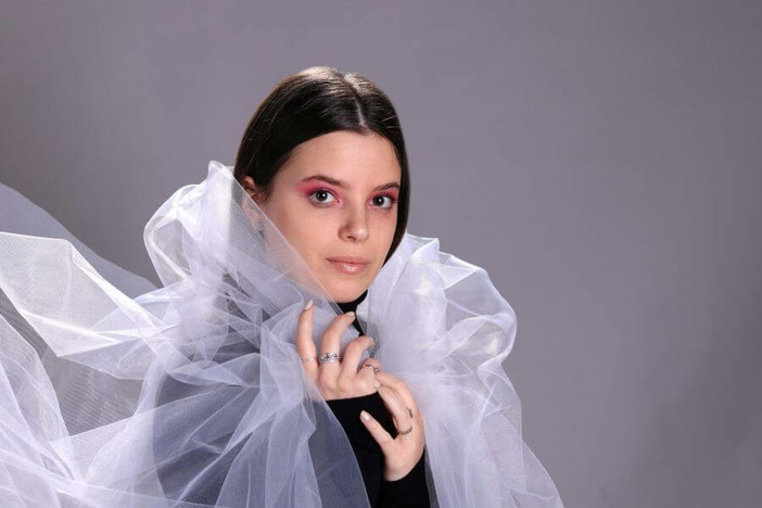 Modelle virtuali e commerce: come l'intelligenza artificiale ridisegna il fashion retail