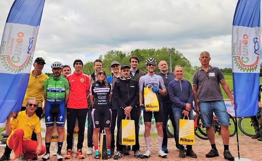 Ciclismo, successo per la cronoscalata delle Vasco Ronde