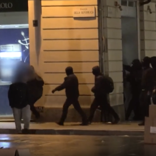 Caso Cospito: blitz contro gli anarchici. Diciotto misure cautelari e 75 indagati in tutta Italia [FOTO E VIDEO]