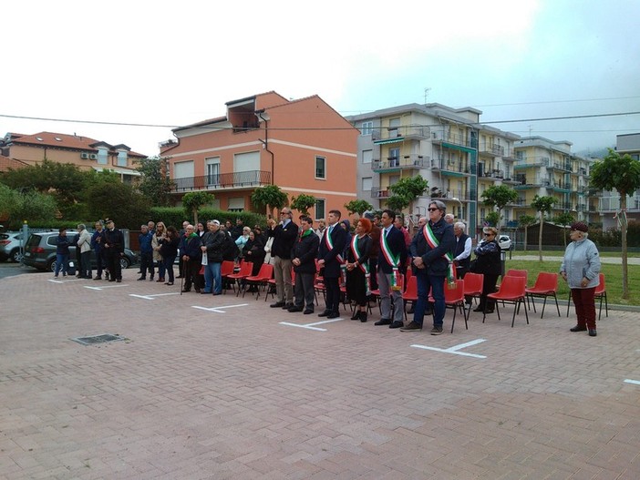 Pietra Ligure, inaugurata piazza Madre Carla De Noni. Il sindaco Valeriani: "È la mia conclusione, ne sono orgoglioso" (FOTO e VIDEO) Pietra Ligure, inaugurata piazza Madre Carla De Noni. Il sindaco Valeriani: "È la mia conclusione, ne sono orgoglioso" (FOTO e VIDEO)