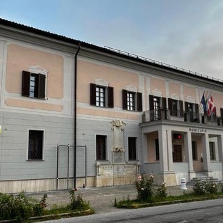 Il municipio di Magliano Alpi