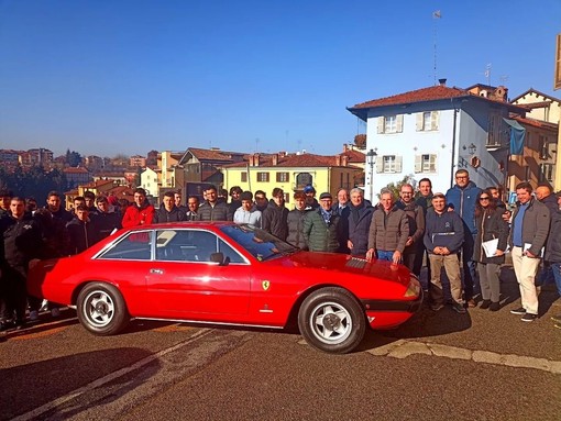 Questa mattina la presentazione con gli studenti e la Ferrari 365 GT4 2+2 - Ph. Mondovì e Motori