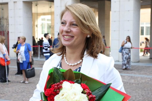 Maria Teresa Furci lascia l'incarico di dirigente scolastica della Granda
