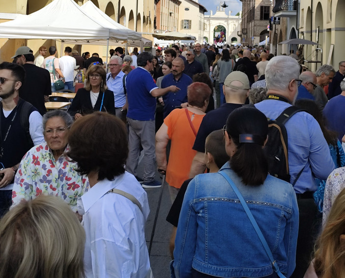 Non solo antiquariato: a Cherasco arriva il mercato dell'artigianato