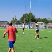 Mister Antonino Asta guida l'allenamento del Saluzzo
