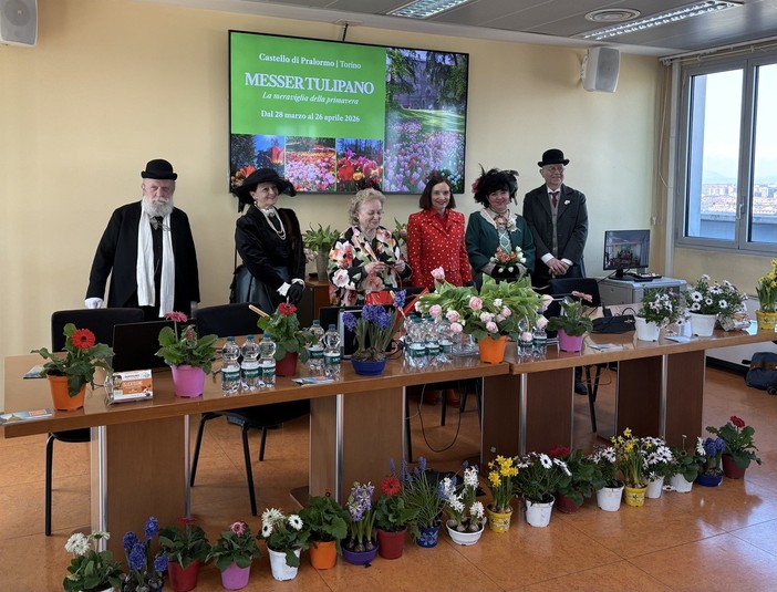 Dal Princess Elizabeth al Queen of the night, i tulipani tornano a invadere Pralormo Dal Princess Elizabeth al Queen of the night, i tulipani tornano a invadere Pralormo