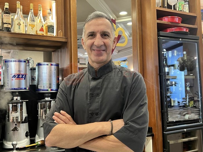 Massimo Manes va in pensione: dopo 38 anni, il bar Corso di Cuneo saluta uno dei sui volti più amati