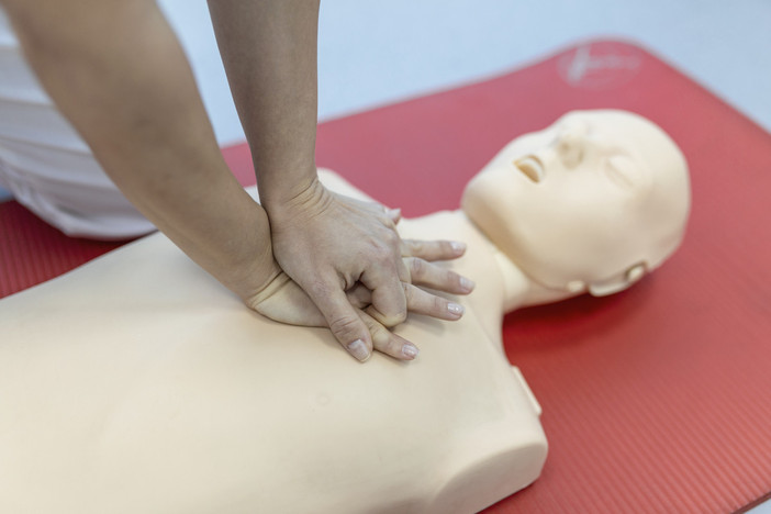 “2 Mani possono salvare una vita”:  corso di formazione gratuito per la gestione delle emergenze organizzato da Auser Mondovì e Auser Garessi