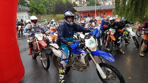 Viola: oltre 200 enduristi alla 4^ Motocavalcata Tre Valli (FOTO E VIDEO)