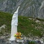 Il 6 luglio la messa alla Madonna della Bandia, nella cappella a 2400 metri custodita dal signor Filippo Il 6 luglio la messa alla Madonna della Bandia, nella cappella a 2400 metri custodita dal signor Filippo