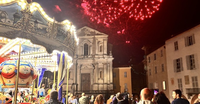 A Mondovì scatta il conto alla rovescia per i Feu dla Madona con spettacoli pirotecnici e night glow delle mongolfiere