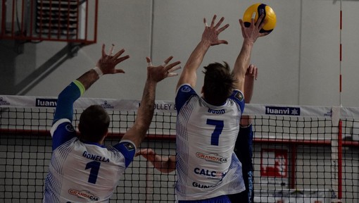 Volley maschile A3 - Il Monge Gerbaudo Savigliano non lesina impegno ma soccombe 0-3 con la Tinet Prata di Pordenone