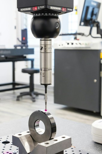 Innovazione nei settori ad alta tecnologia: dall'aerospazio alla robotica Innovazione nei settori ad alta tecnologia: dall'aerospazio alla robotica
