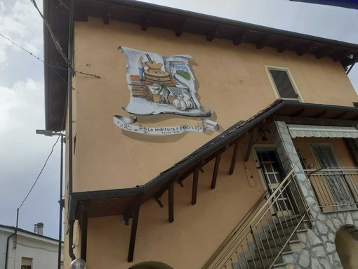 Realizzato un nuovo murale a Niella Tanaro per celebrare la tradizione del pane Realizzato un nuovo murale a Niella Tanaro per celebrare la tradizione del pane