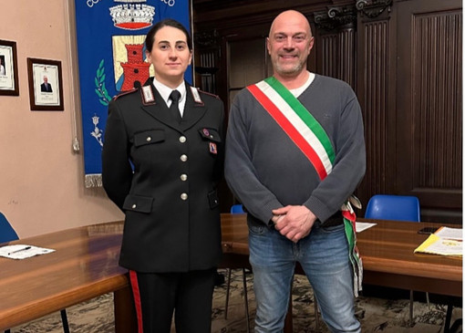 Il maresciallo Giuliana Maria Arcuri con il sindaco di Bagnasco Mauro Bertino Il maresciallo Giuliana Maria Arcuri con il sindaco di Bagnasco Mauro Bertino