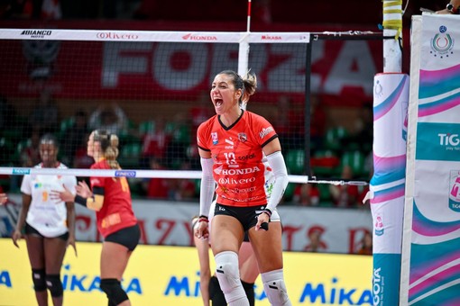 Noemi Signorile, punto fermo della nuova Granda Volley Noemi Signorile, punto fermo della nuova Granda Volley