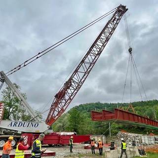 Tanaro più sicuro a Nucetto: varato l'impalcato del nuovo ponte Tanaro più sicuro a Nucetto: varato l'impalcato del nuovo ponte