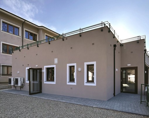 Nuova mensa scolastica a Sampeyre, i lavori si avviano a conclusione: inaugurazione a maggio, apertura effettiva per l’anno scolastico 2026/2027