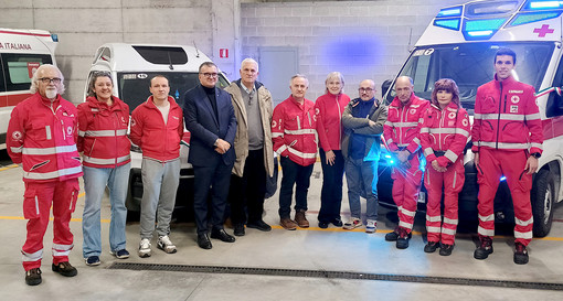 Natale speciale per la Croce Rossa di Alba: inaugurati due nuovi mezzi Natale speciale per la Croce Rossa di Alba: inaugurati due nuovi mezzi
