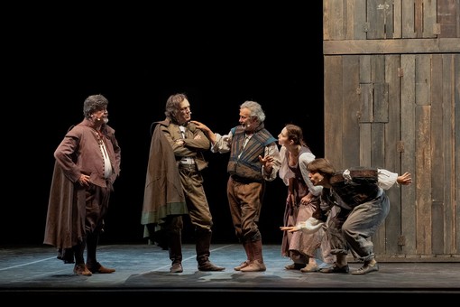 Alba, al Teatro Sociale "Rosencrantz e Guildenstern sono morti" Alba, al Teatro Sociale "Rosencrantz e Guildenstern sono morti"